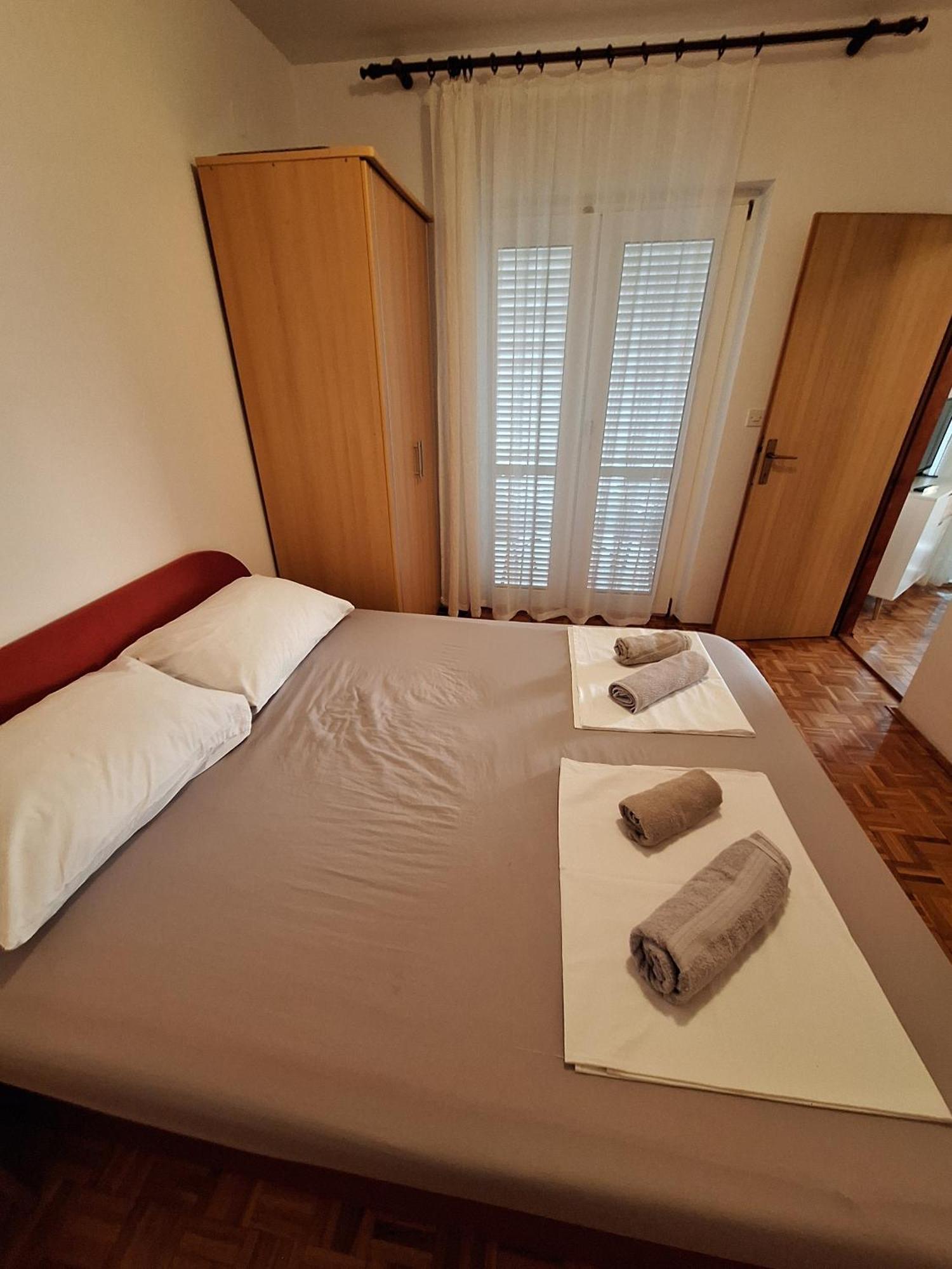 Apartment With A Parking Space - 5553