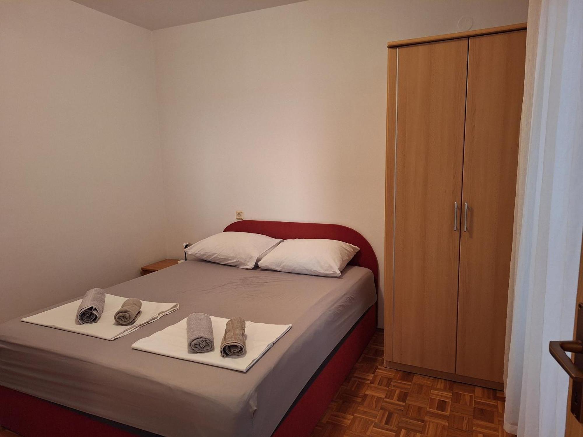 Apartment With A Parking Space - 5553 *